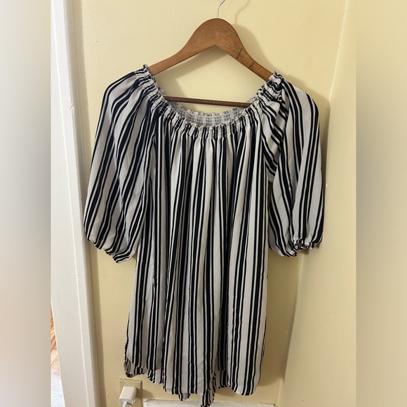 Medium size dresses - Picture 4 of 8